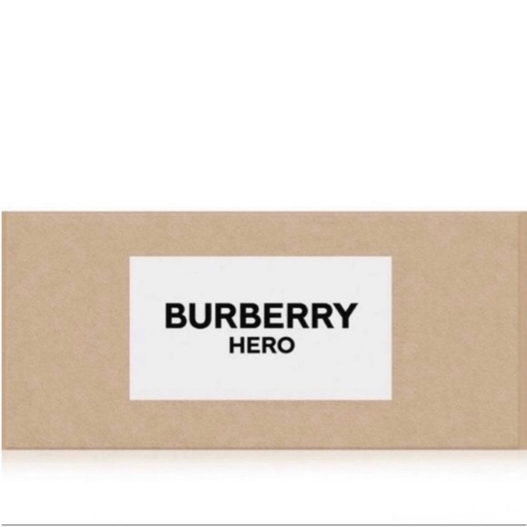 Brand New in Packaging (NIP) Burberry Hero Beach Towel - Picture 3 of 8